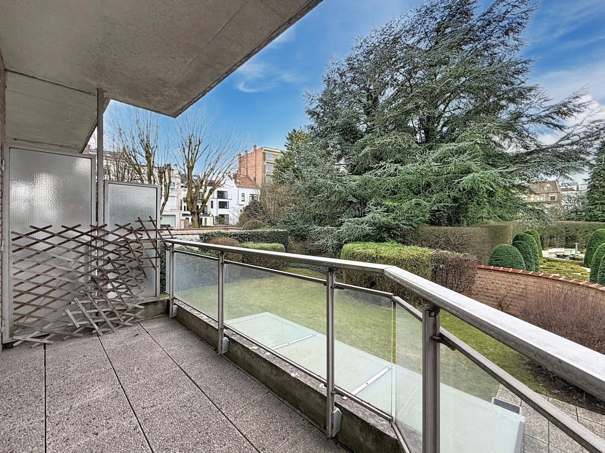 Place Brugmann : Très bel appartement de 3 ch. + terrasse