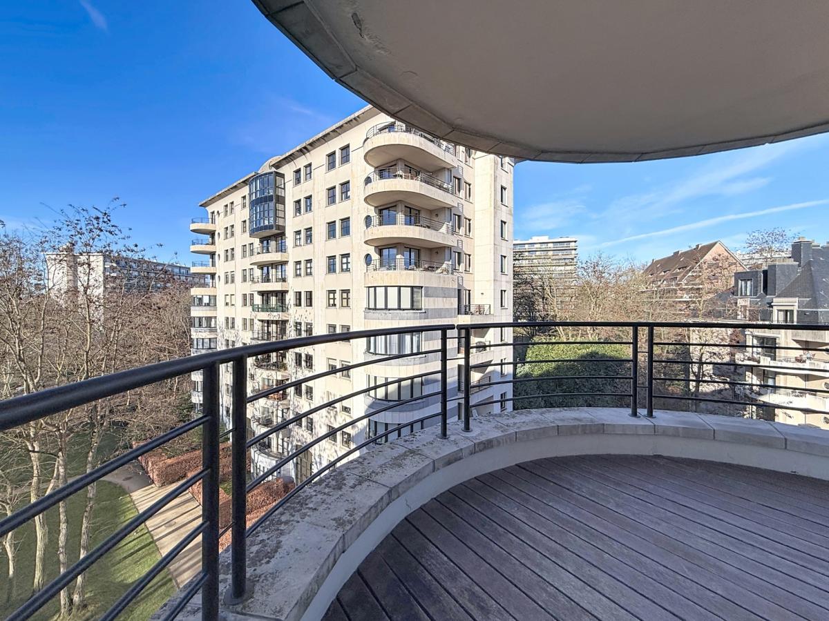 Parc Brugmann : Bel appartement 3 chambres + terrasse 
