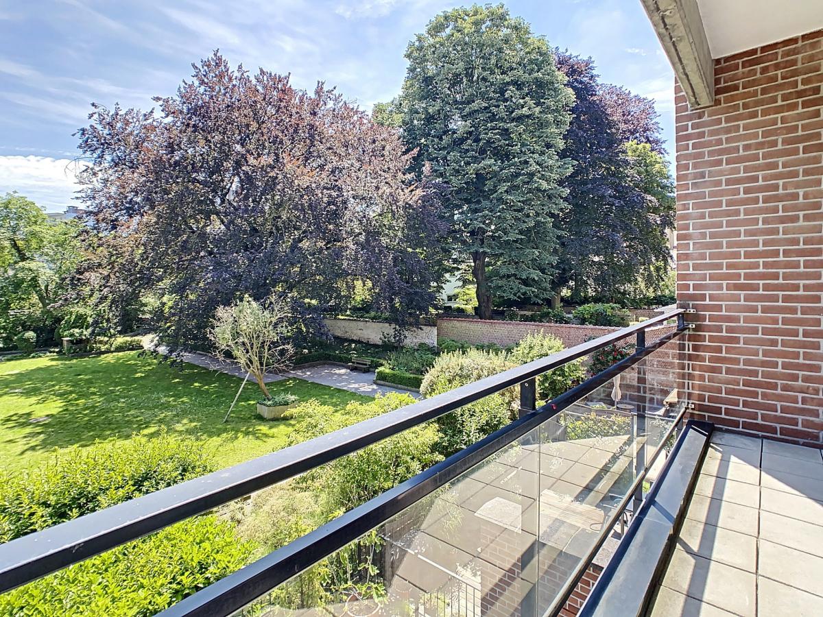 Louise / Châtelain : Magnifique duplex meublé + terrasse