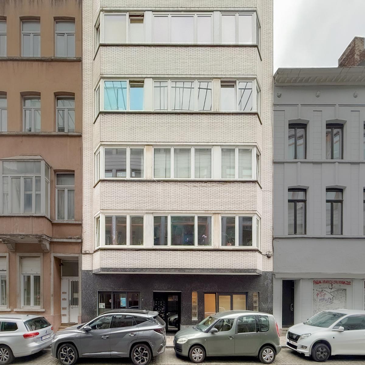 Halles St.Géry: bel appartement dans petite copropriété