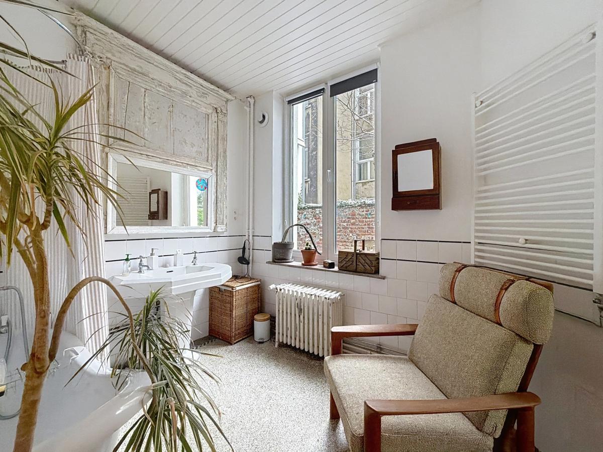 Haut de Saint-Gilles : Rez-de-chaussée avec jardin meublé