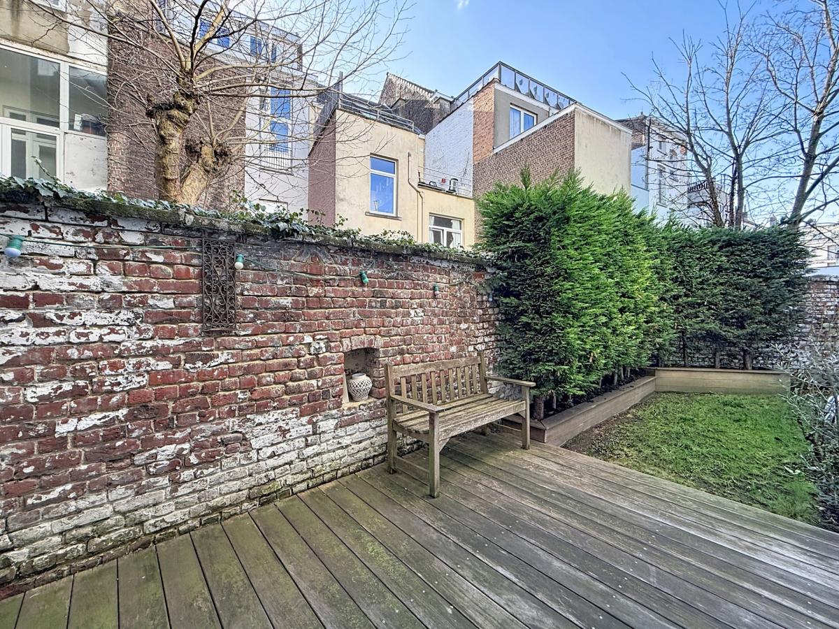 Haut de Saint-Gilles : Rez-de-chaussée avec jardin meublé