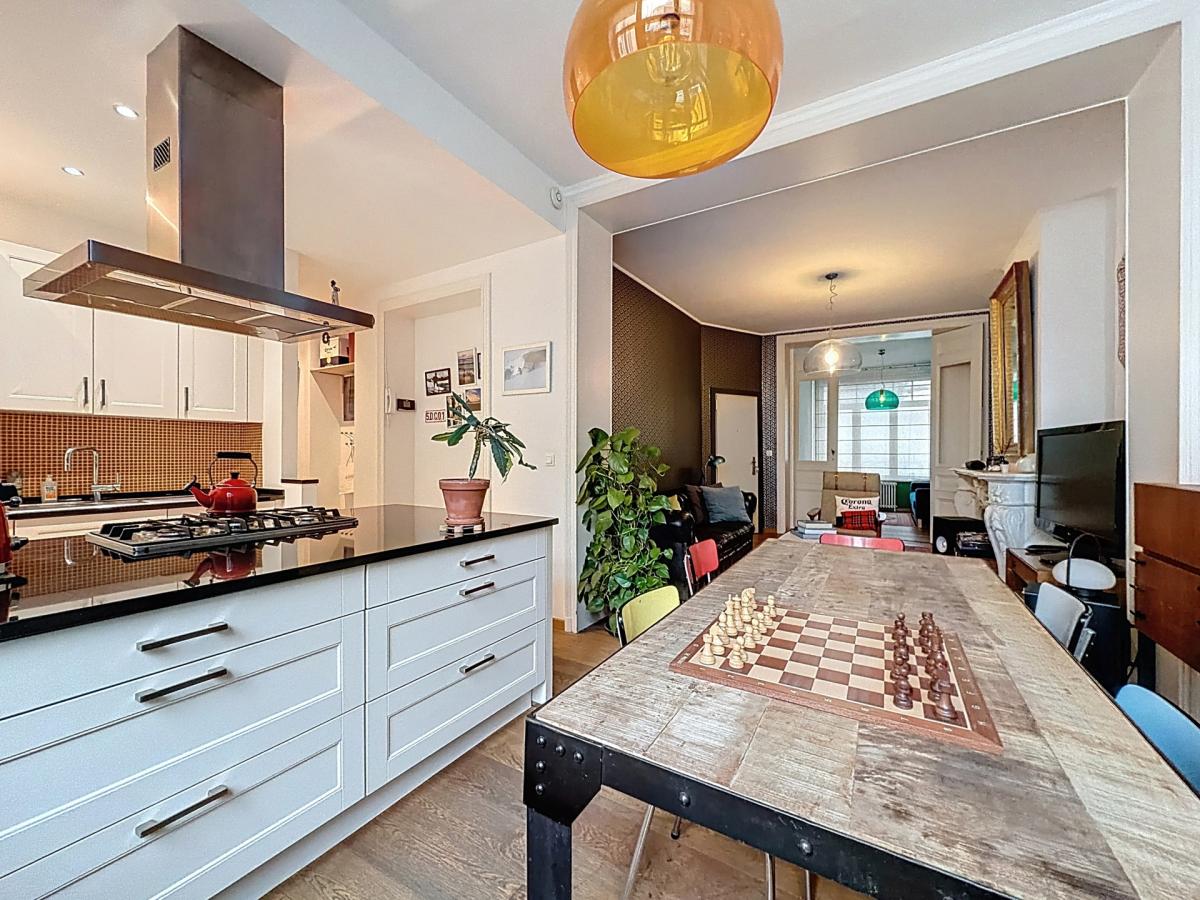 Haut de Saint-Gilles : Rez-de-chaussée avec jardin meublé