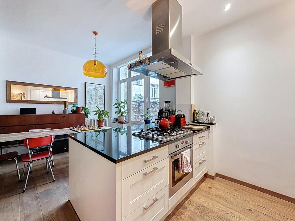 Haut de Saint-Gilles : Rez-de-chaussée avec jardin meublé