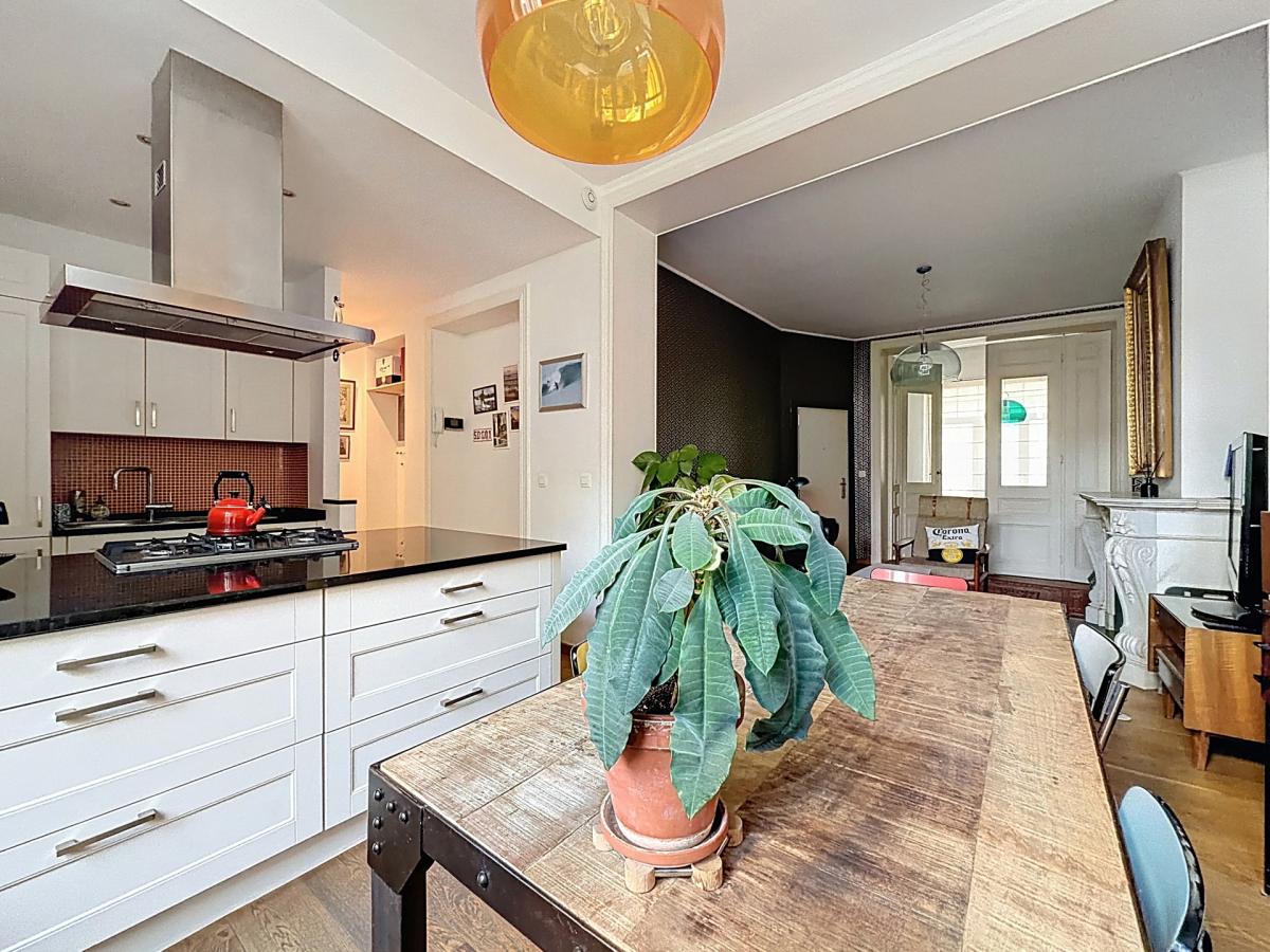 Haut de Saint-Gilles : Rez-de-chaussée avec jardin meublé