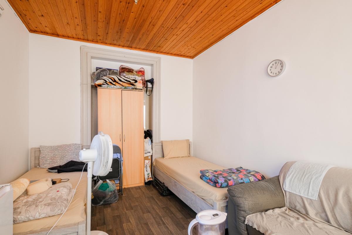 Maison à rafraîchir de ± 235 m² bruts, avec cour intérieure.