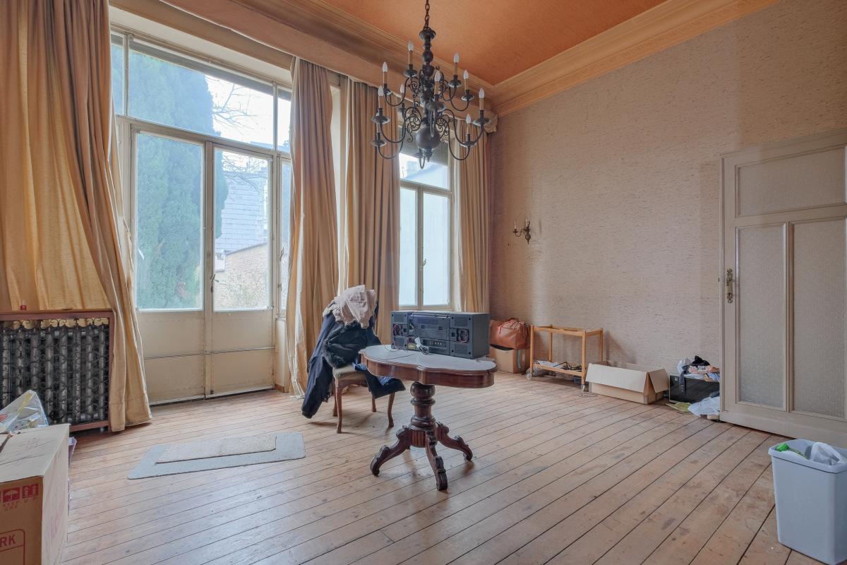 Pl. Brugmann - Immeuble à appartement (3 unités) à rénover 