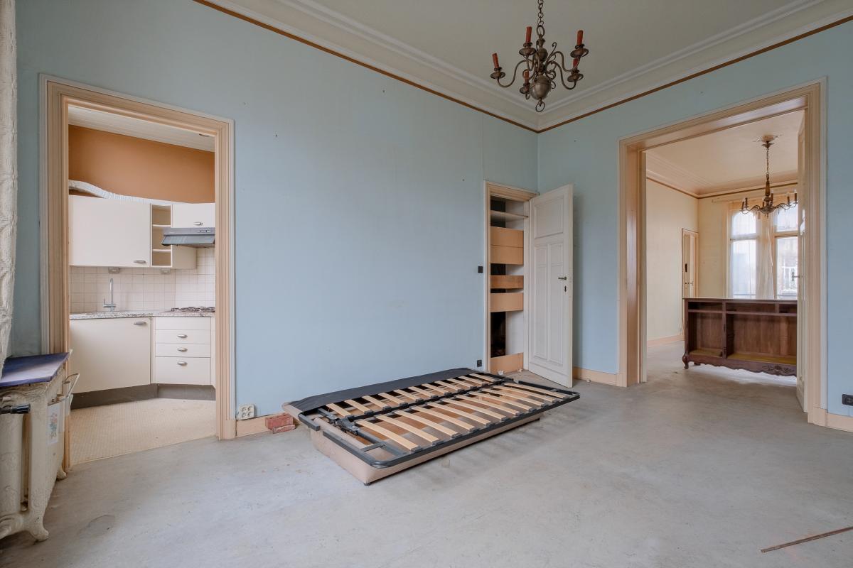 Pl. Brugmann - Maison bourgeoise de ± 580 m² bruts & jardin 