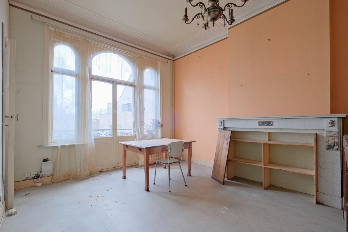 Pl. Brugmann - Maison bourgeoise de ± 580 m² bruts & jardin 