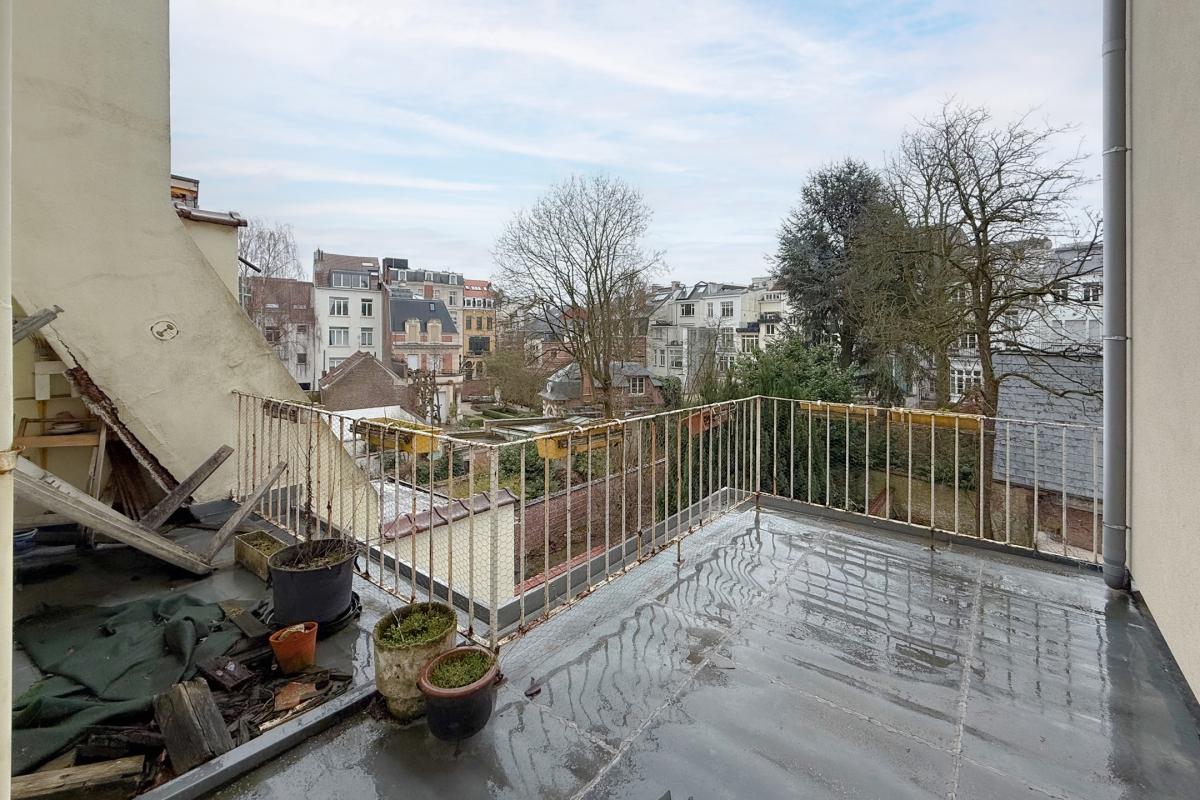 Pl. Brugmann - Maison bourgeoise de ± 580 m² bruts & jardin 