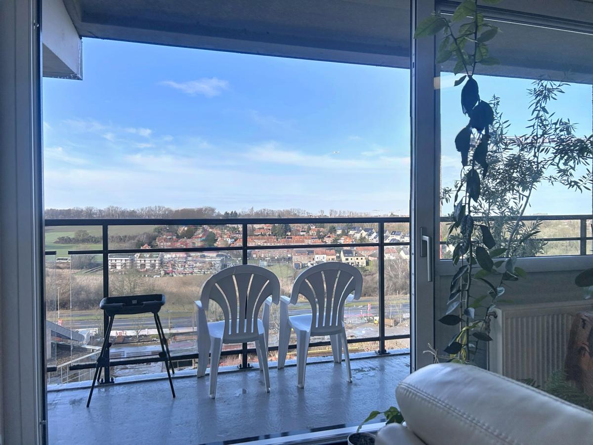 UCL : Lumineux appartement dernier étage avec une terrasse