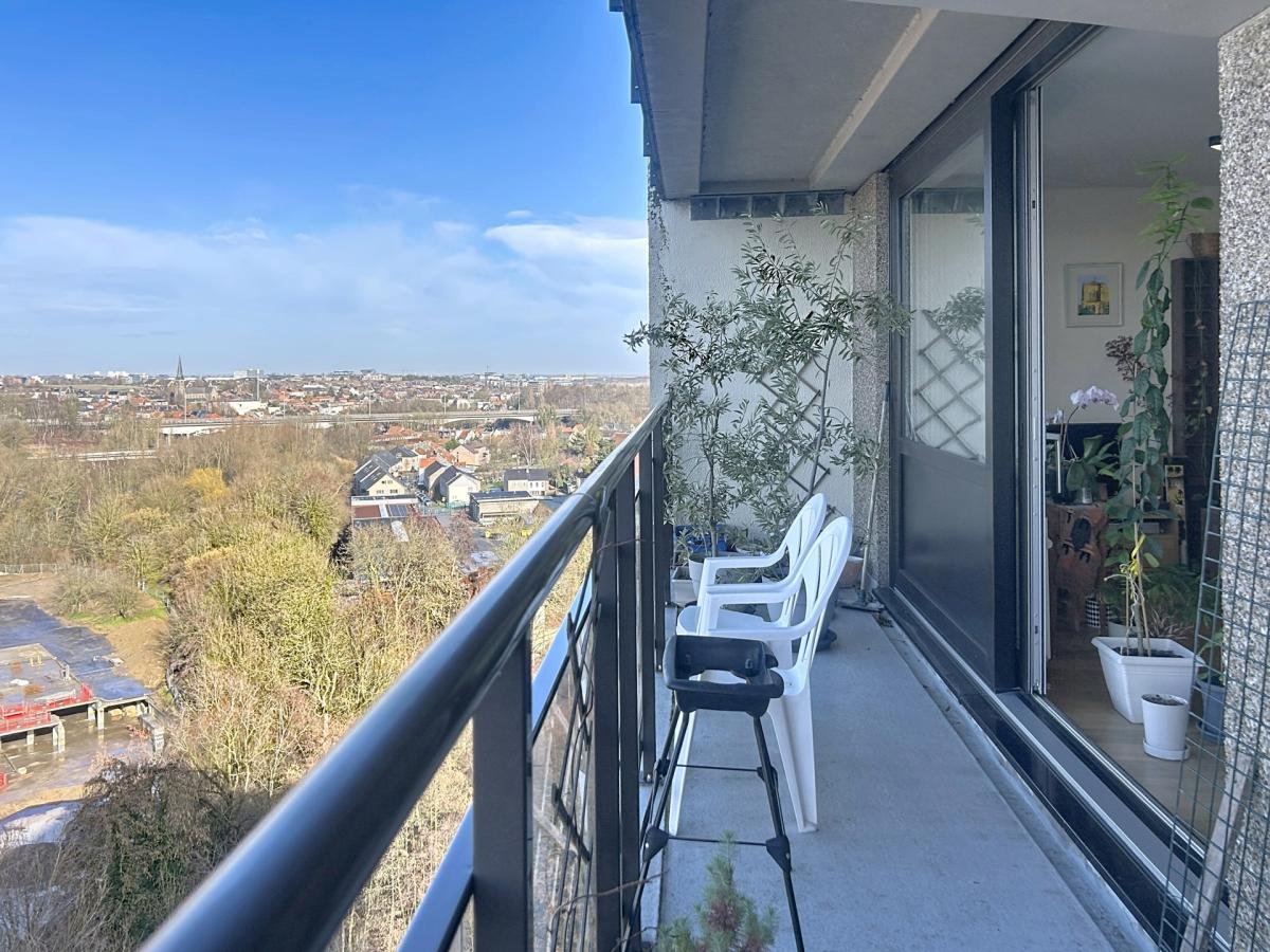 UCL : Lumineux appartement dernier étage avec une terrasse