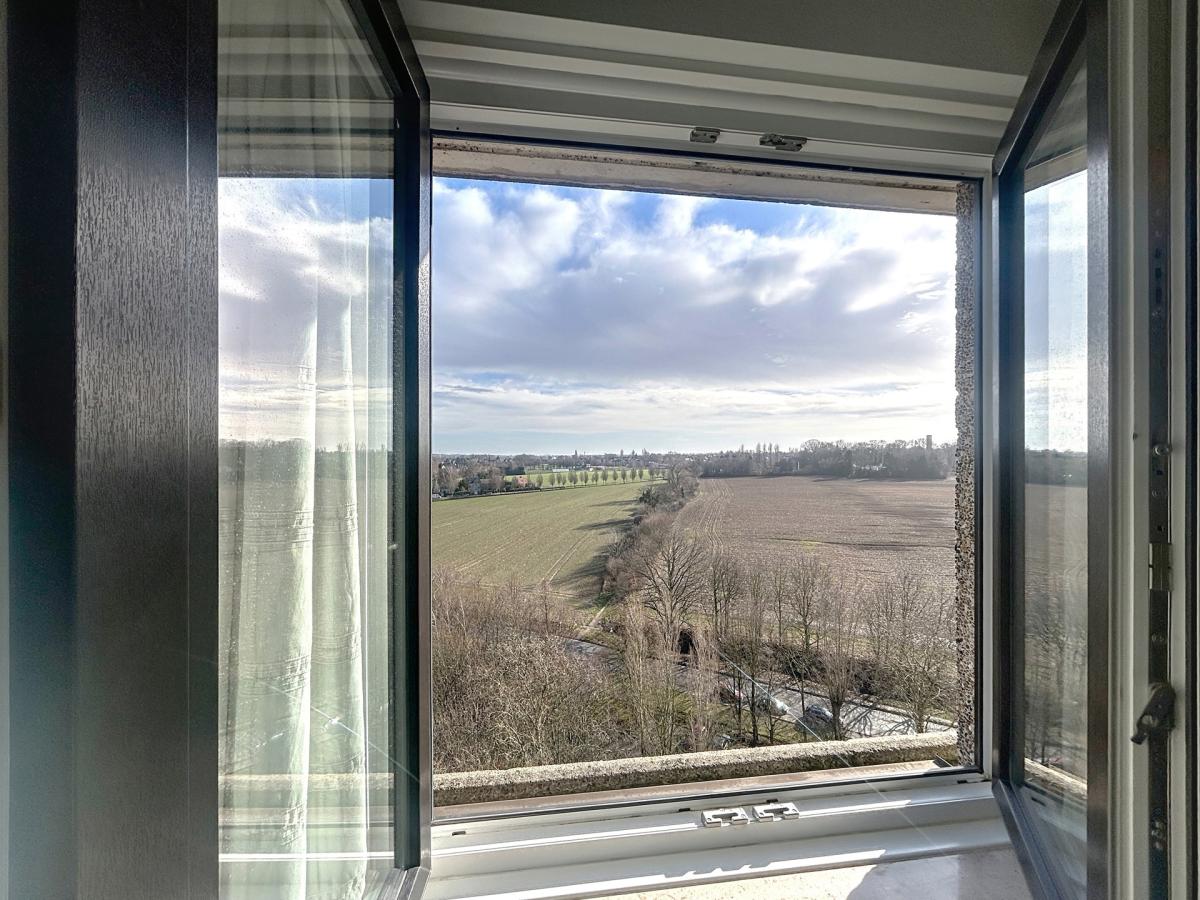 UCL : Lumineux appartement dernier étage avec une terrasse