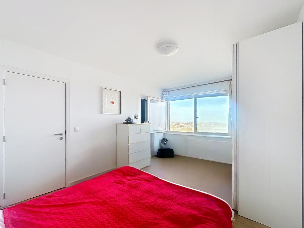 UCL : Lumineux appartement dernier étage avec une terrasse