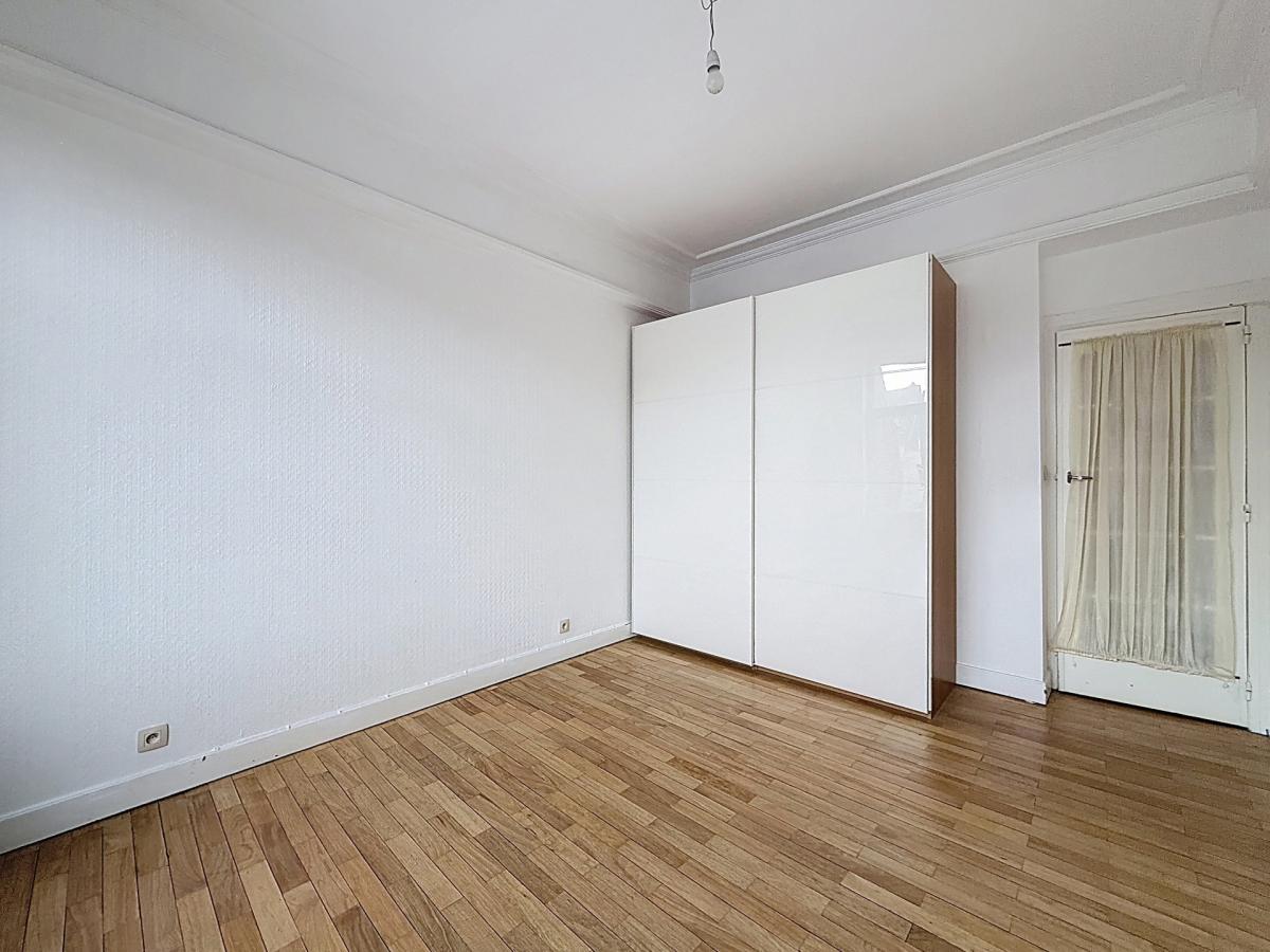 Pl. Brugmann / Châtelain : Bel appartement de caractère 