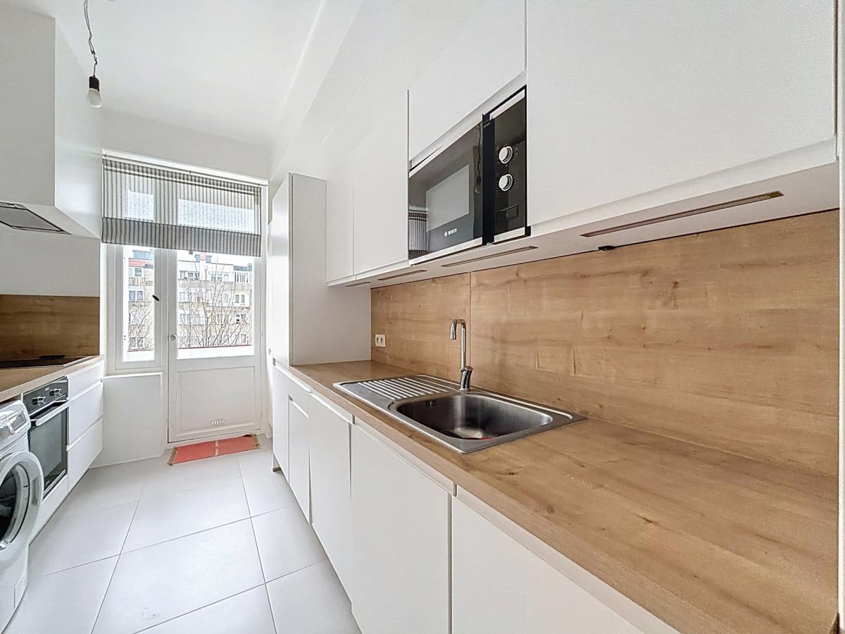 Pl. Brugmann / Châtelain : Bel appartement de caractère 