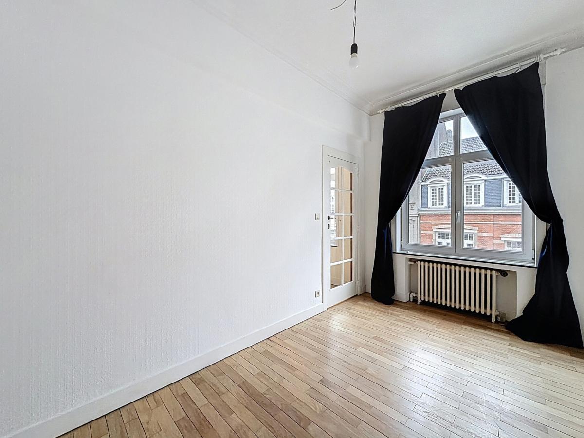 Pl. Brugmann / Châtelain : Bel appartement de caractère 