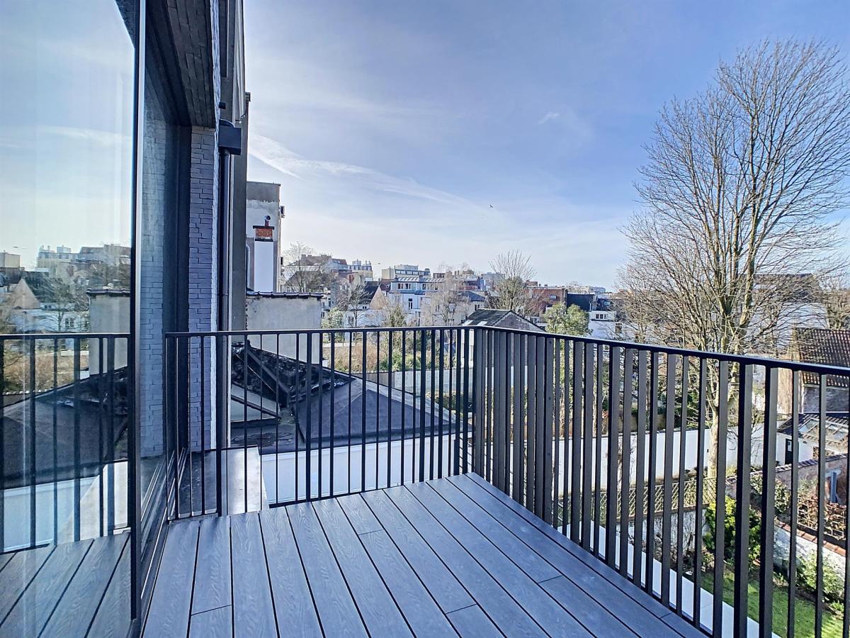 Vleurgat : Bel appartement moderne + terrasse PEB A++