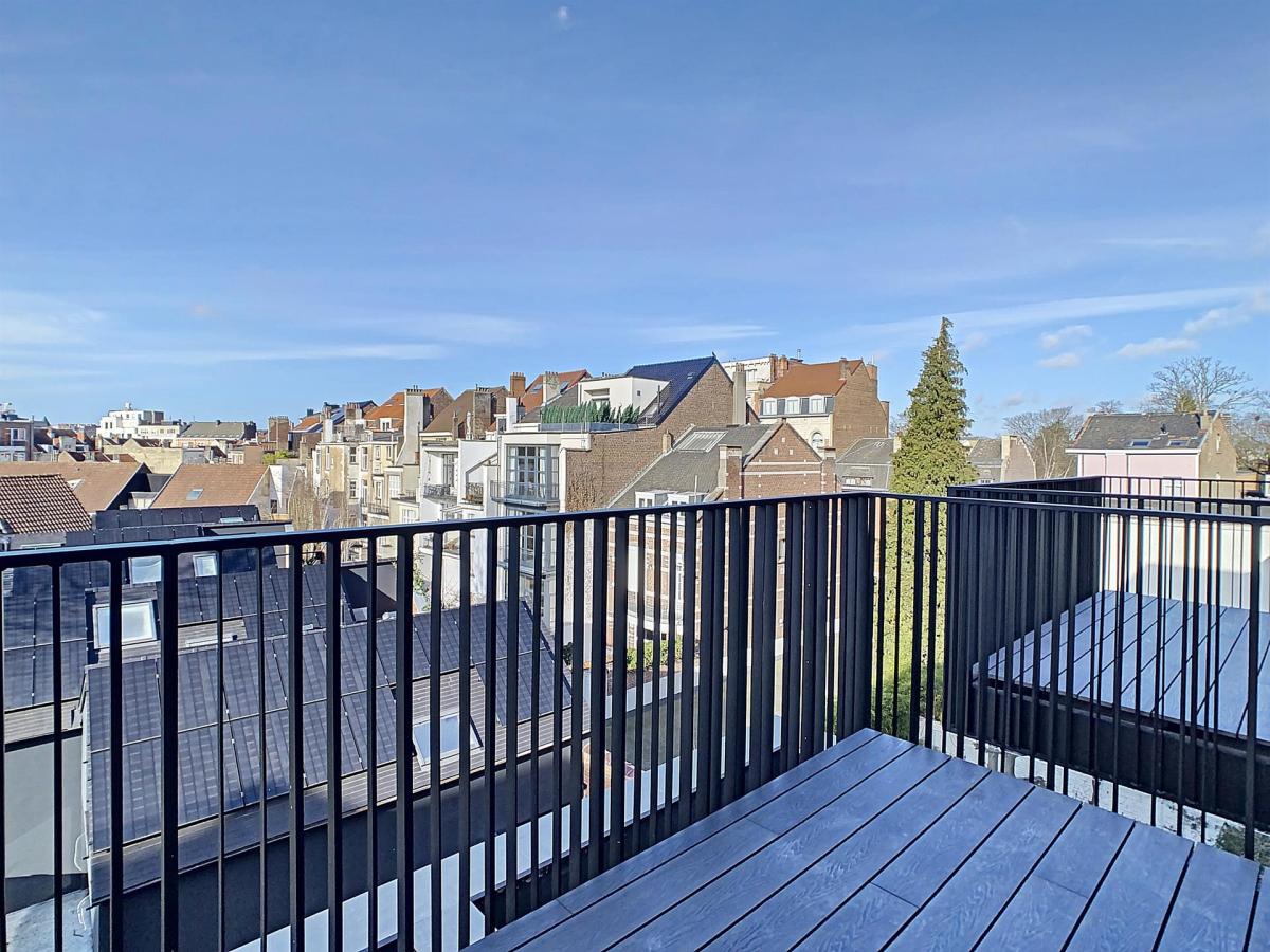 Vleurgat : Bel appartement moderne + terrasse PEB A++
