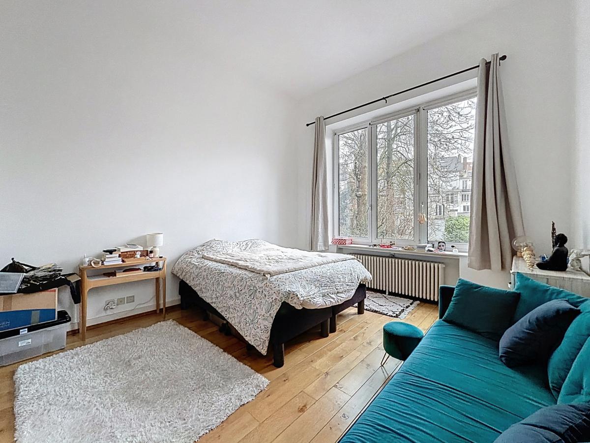 Chatelain : Superbe appartement 2 chambres + balcon