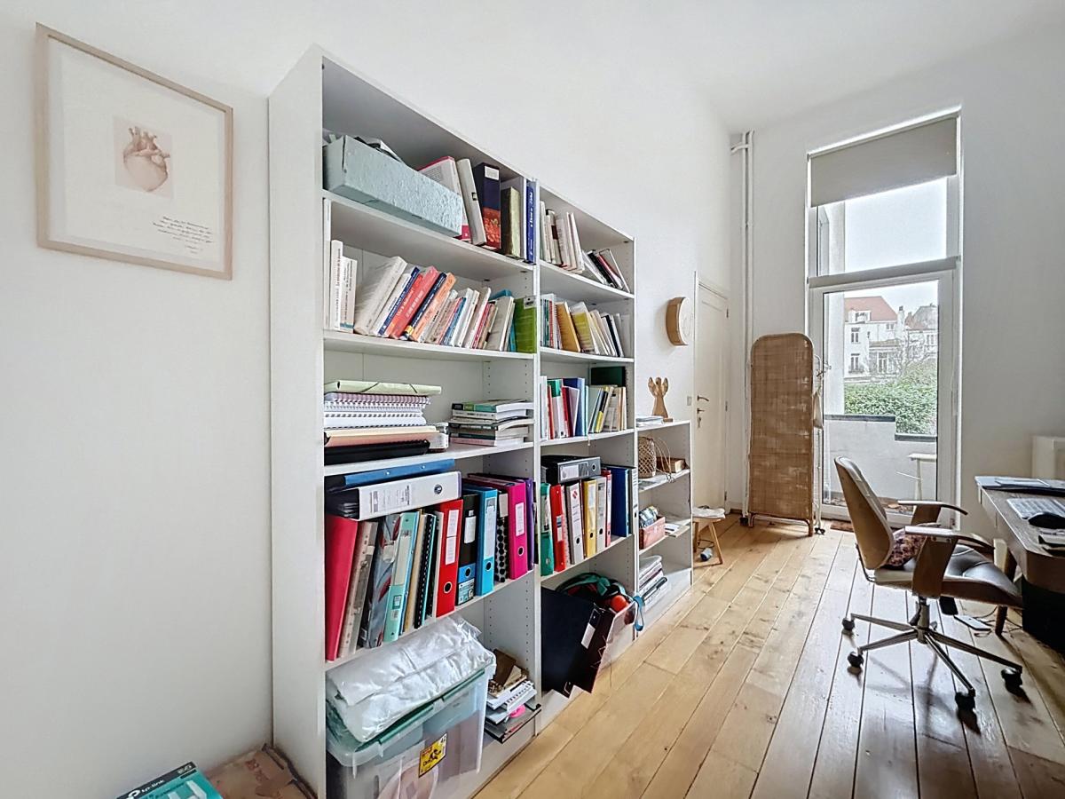 Chatelain : Superbe appartement 2 chambres + balcon