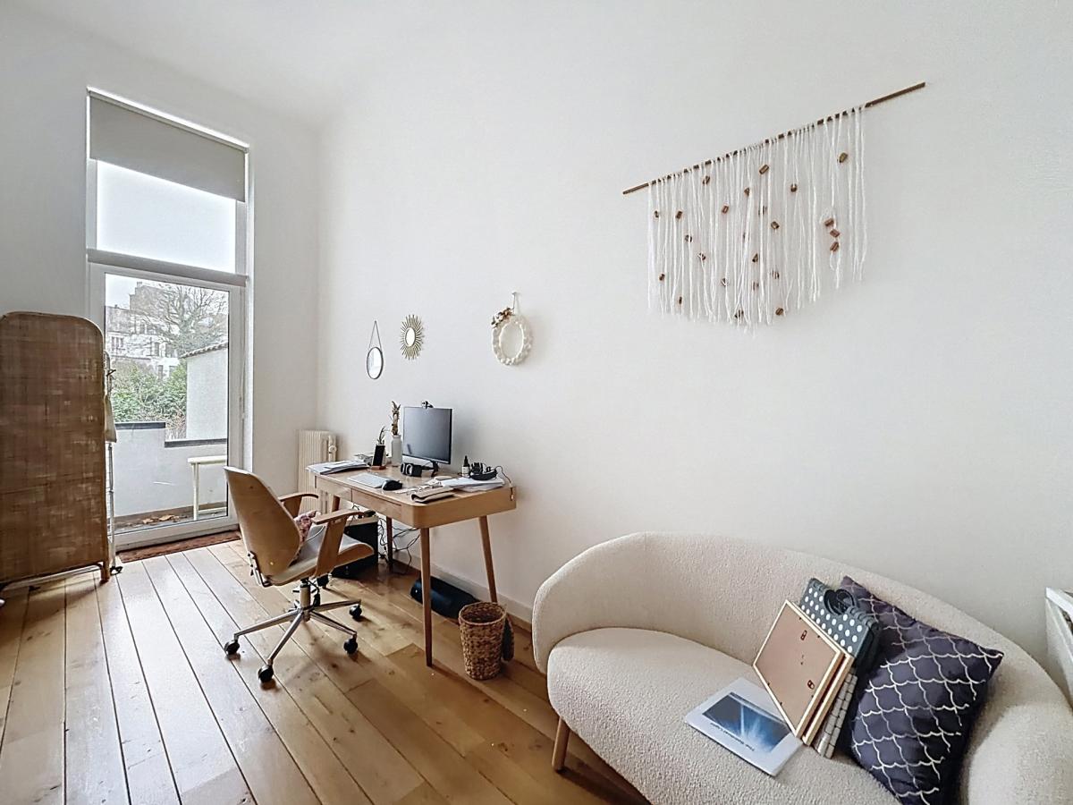 Chatelain : Superbe appartement 2 chambres + balcon