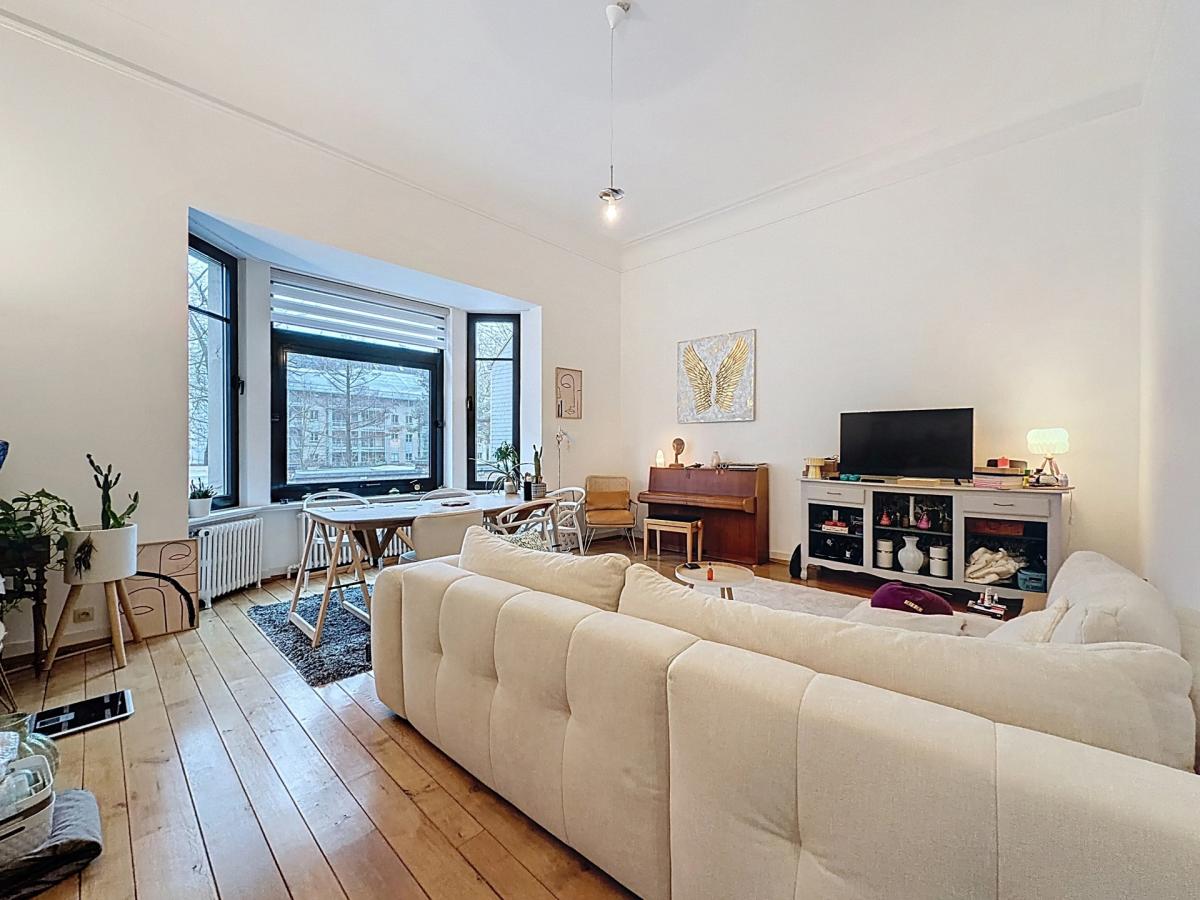 Chatelain : Superbe appartement 2 chambres + balcon