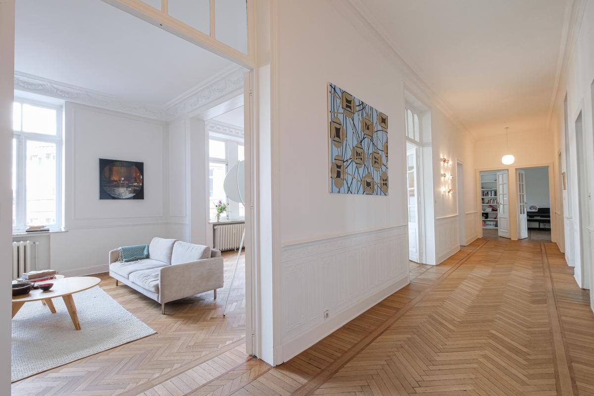 Place Brugmann : bel appartement rénové 4 chambres