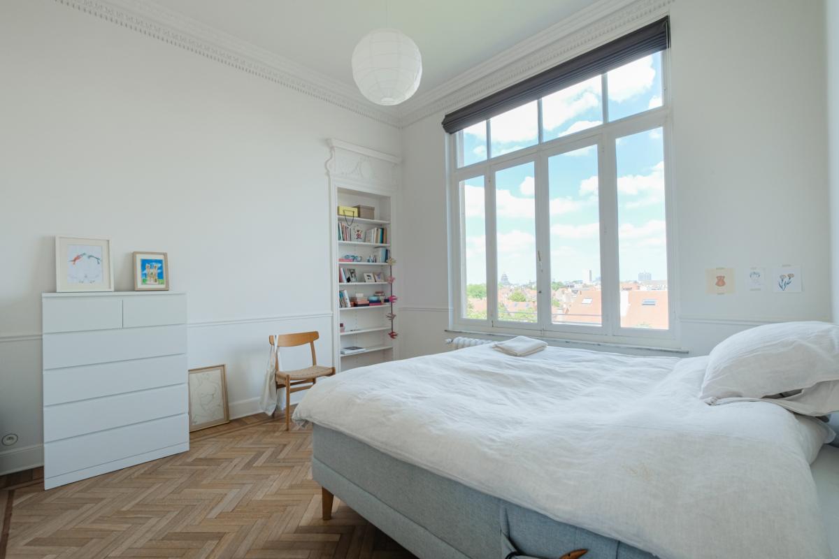 Place Brugmann : bel appartement rénové 4 chambres