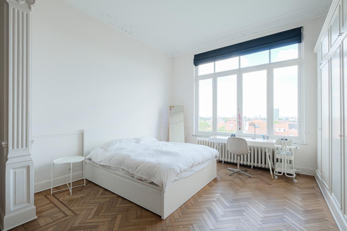 Place Brugmann : bel appartement rénové 4 chambres