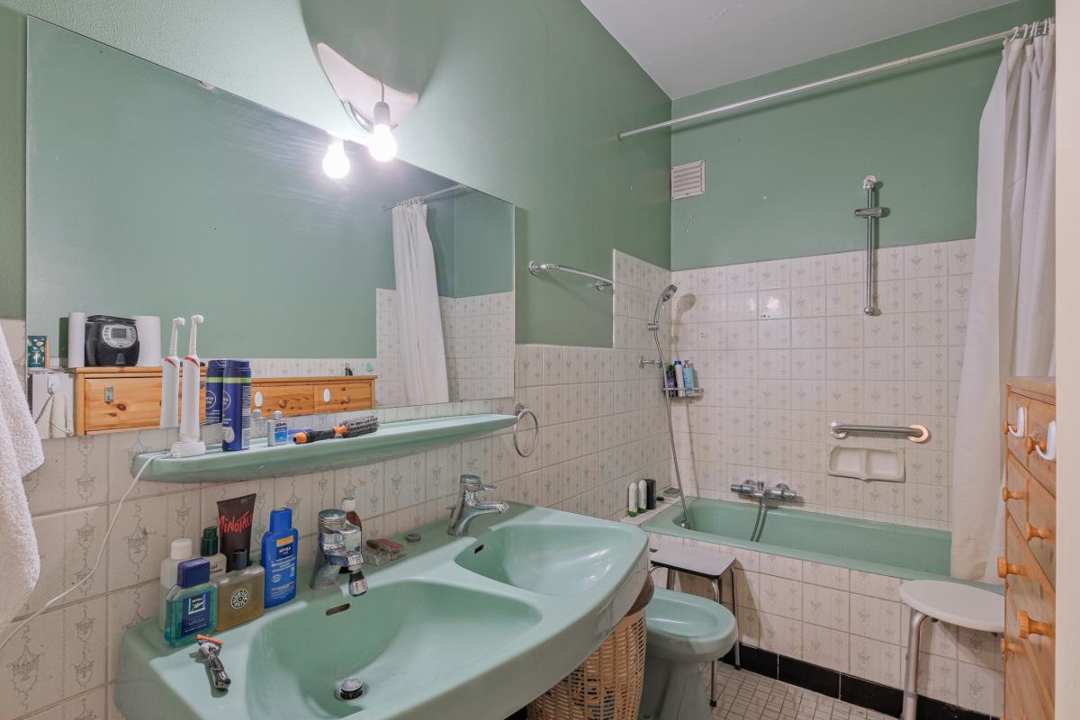 Churchill/ Cambre: appartement de standing terrasse, parking