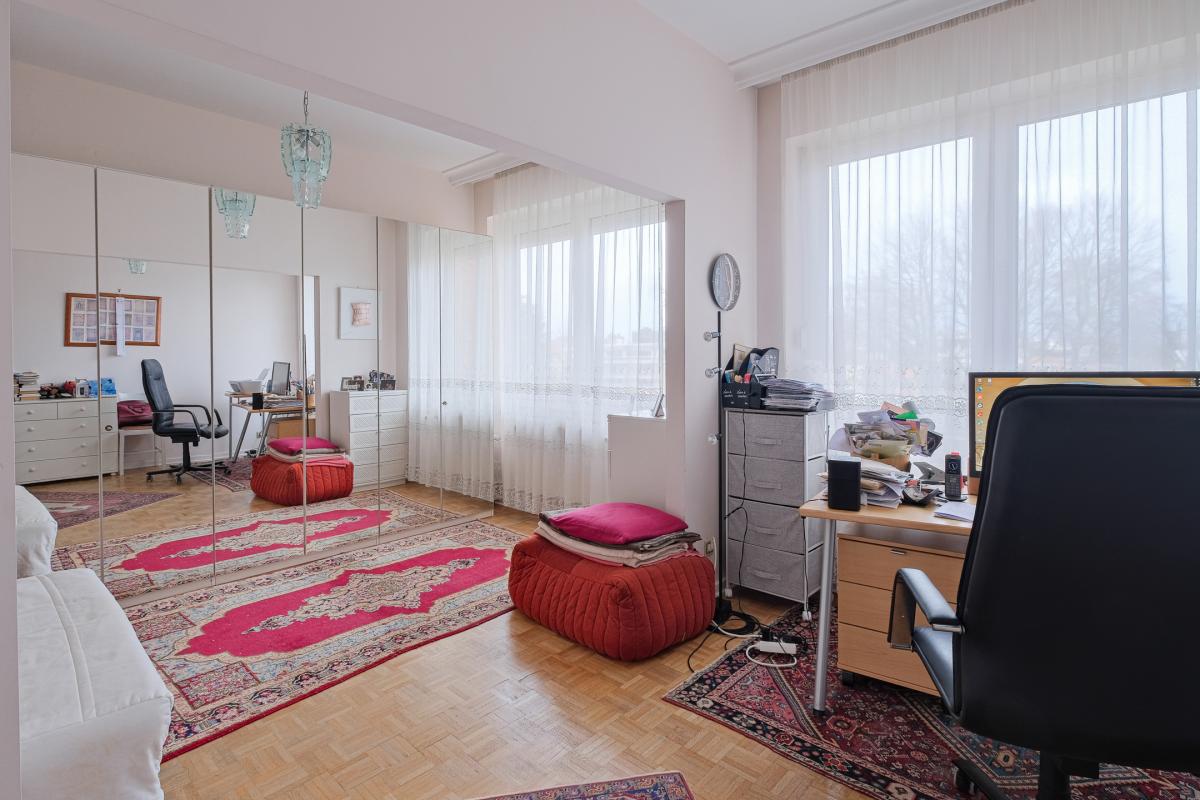 Churchill/ Cambre: appartement de standing terrasse, parking