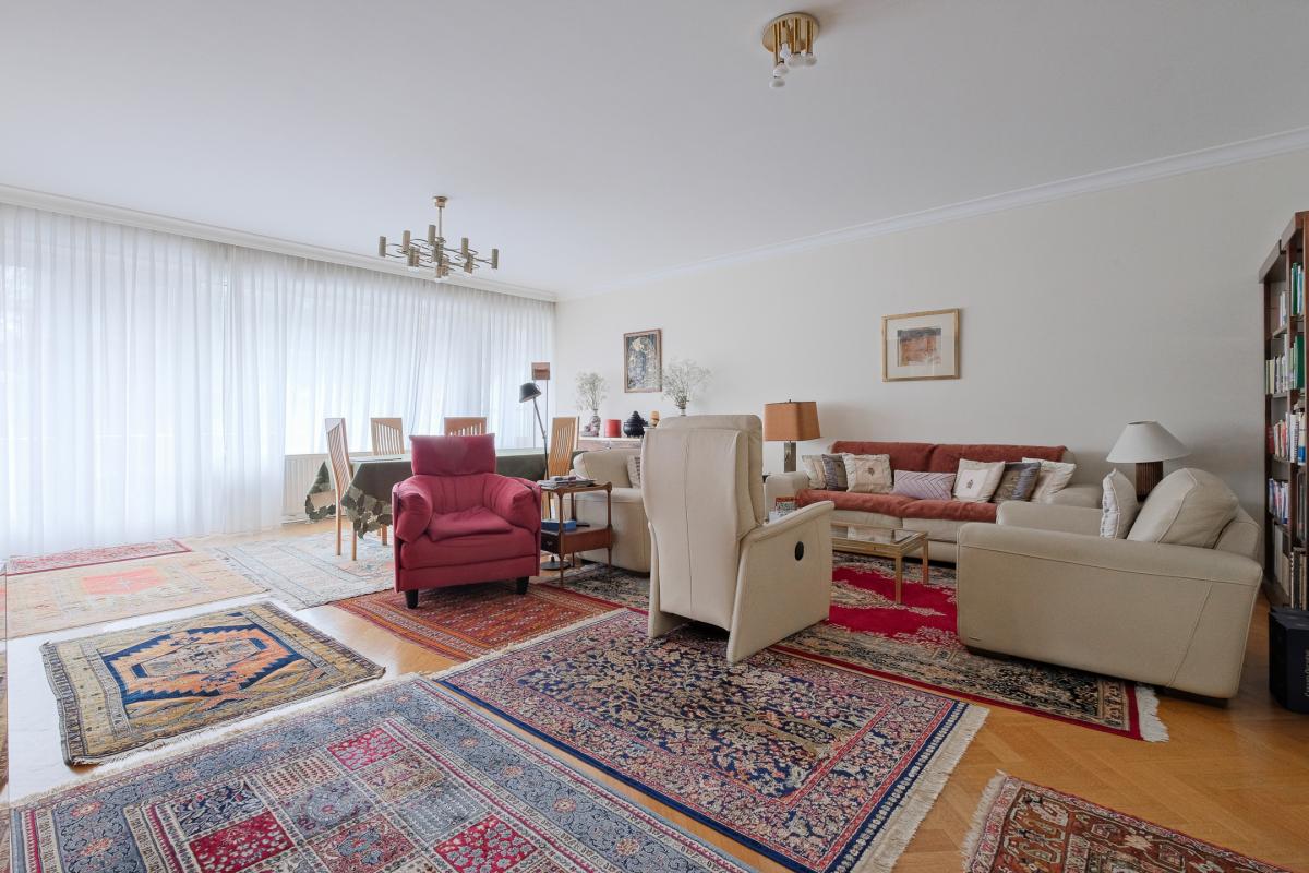 Churchill/ Cambre: appartement de standing terrasse, parking