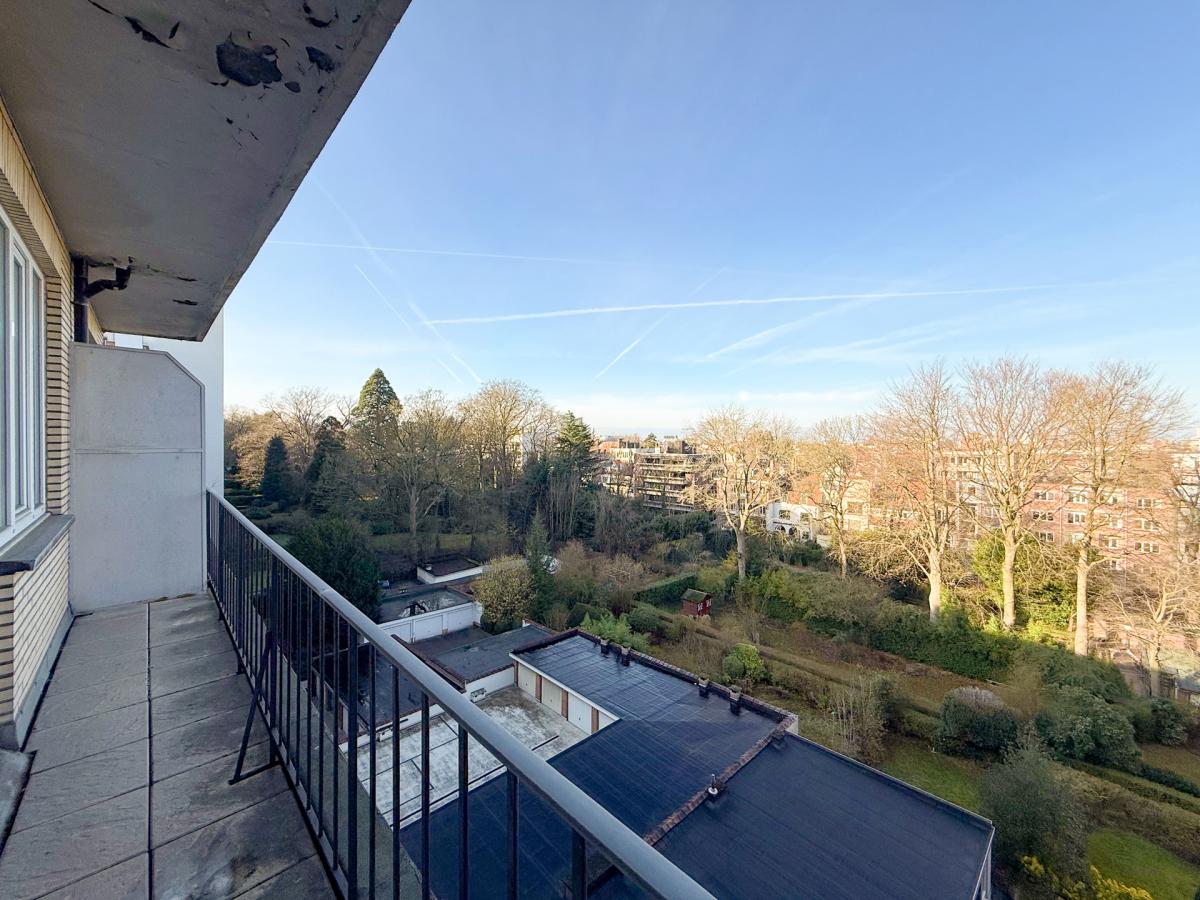 Churchill/ Cambre: appartement de standing terrasse, parking