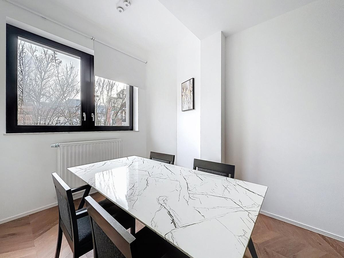 Square Ambiorix : Beau duplex entièrement rénové et meublé