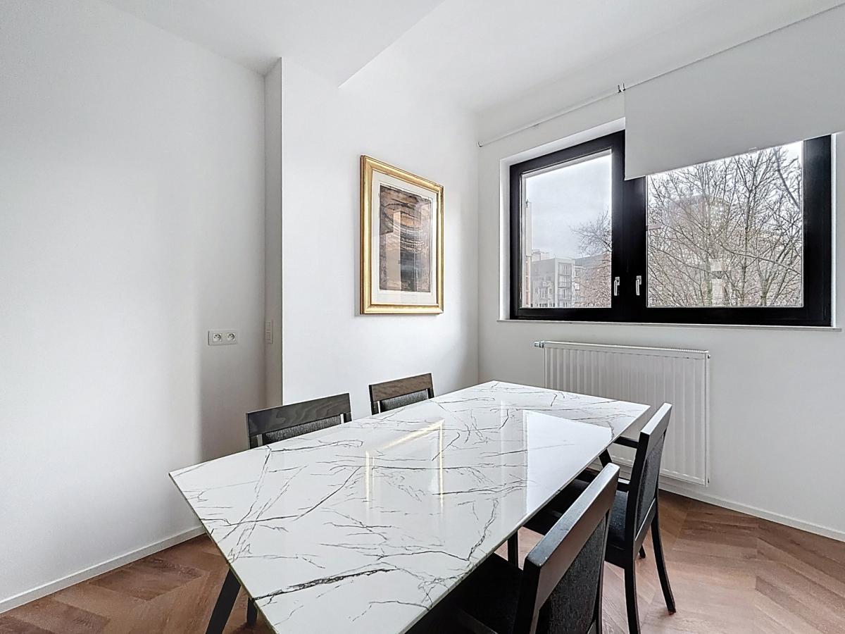 Square Ambiorix : Beau duplex entièrement rénové et meublé