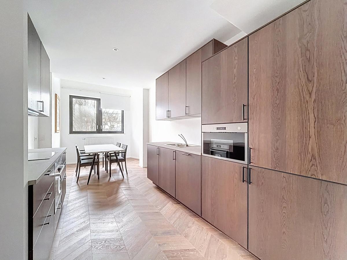 Square Ambiorix : Beau duplex entièrement rénové et meublé