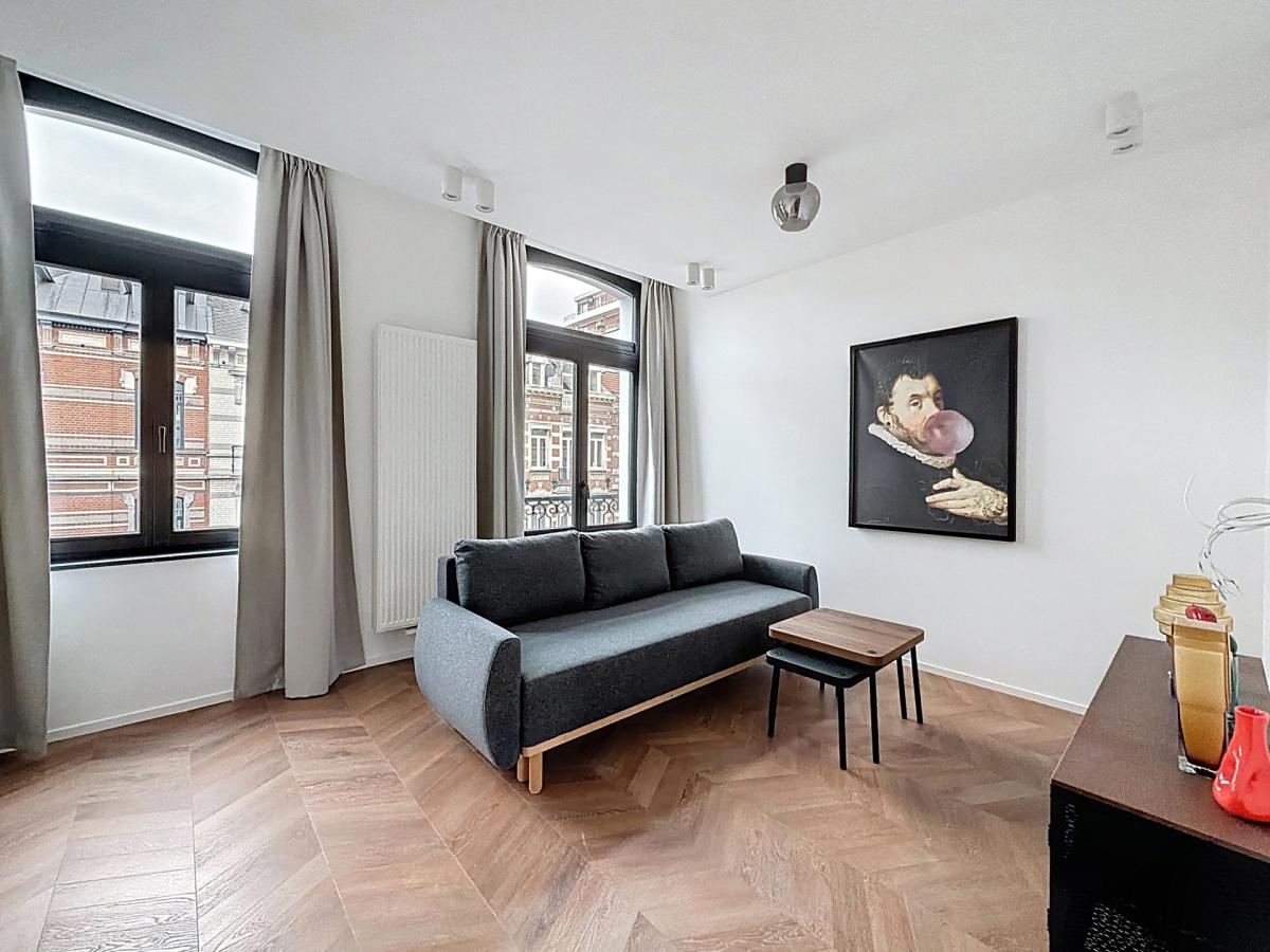 Square Ambiorix : Beau duplex entièrement rénové et meublé