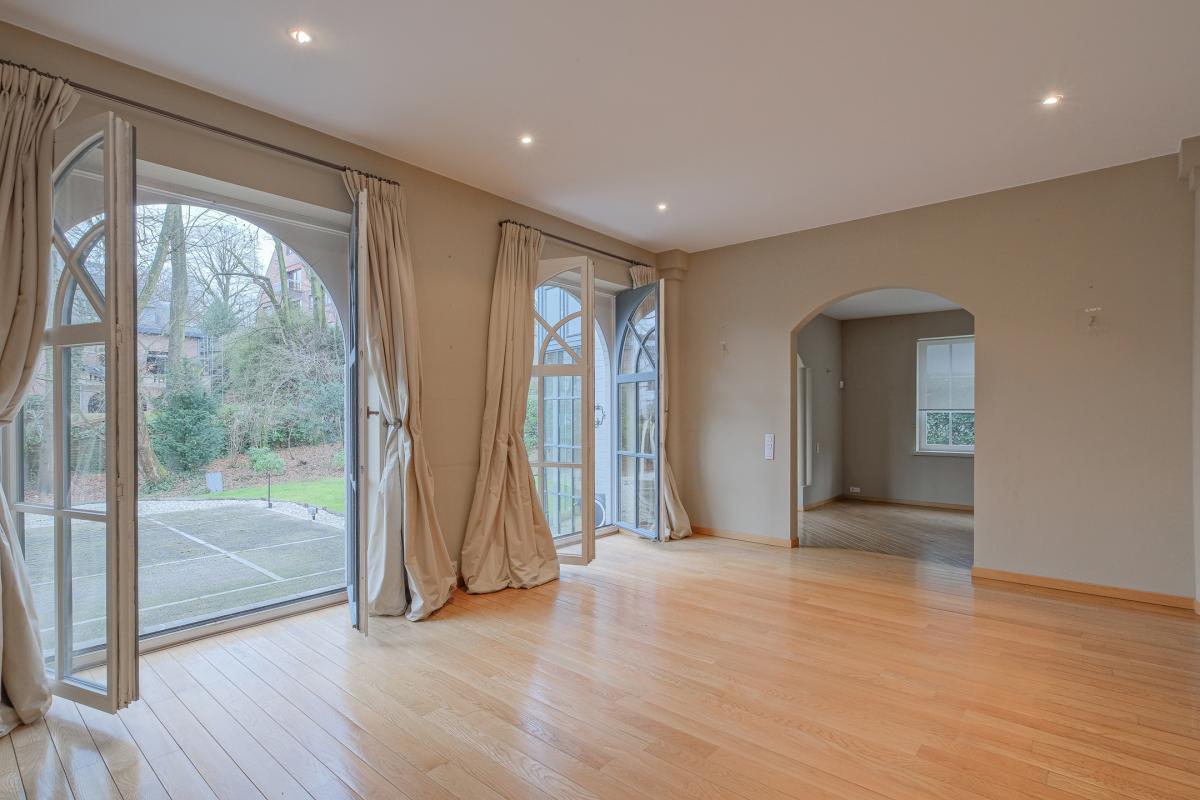 Parc Brugmann - Villa de ± 450 m² bruts avec jardin & garage