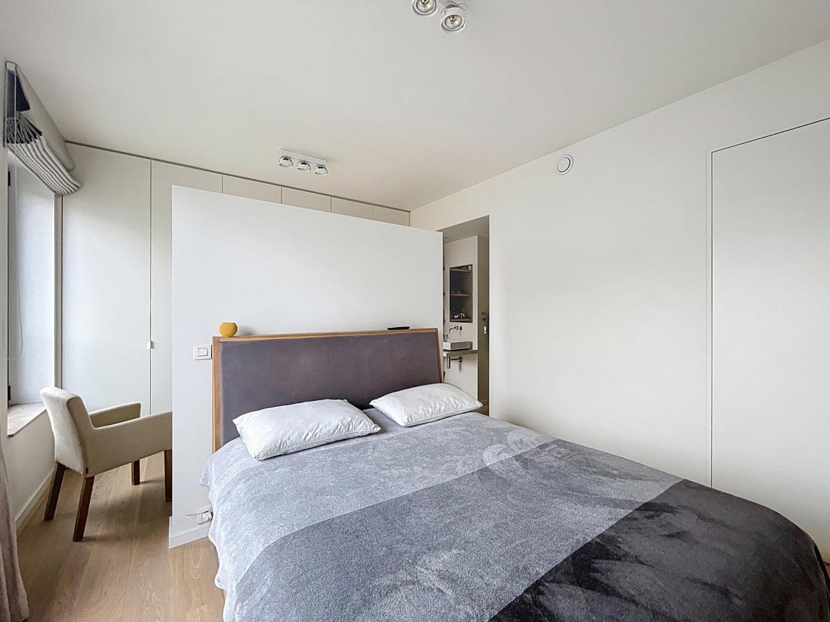 Quartier Européen: Beau penthouse 2ch + terrasse + parking