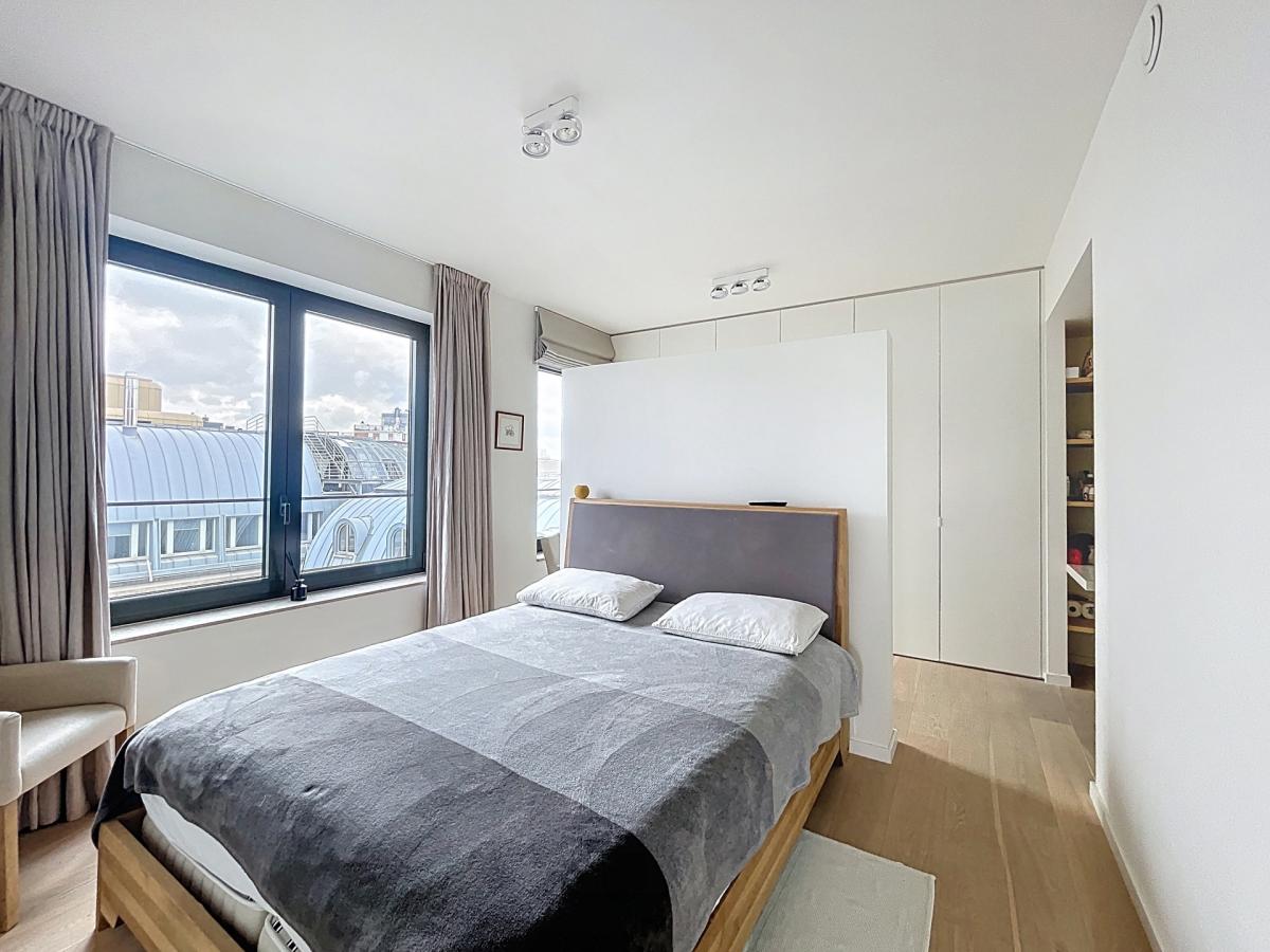 Quartier Européen: Beau penthouse 2ch + terrasse + parking