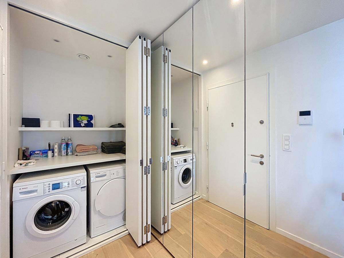 Quartier Européen: Beau penthouse 2ch + terrasse + parking