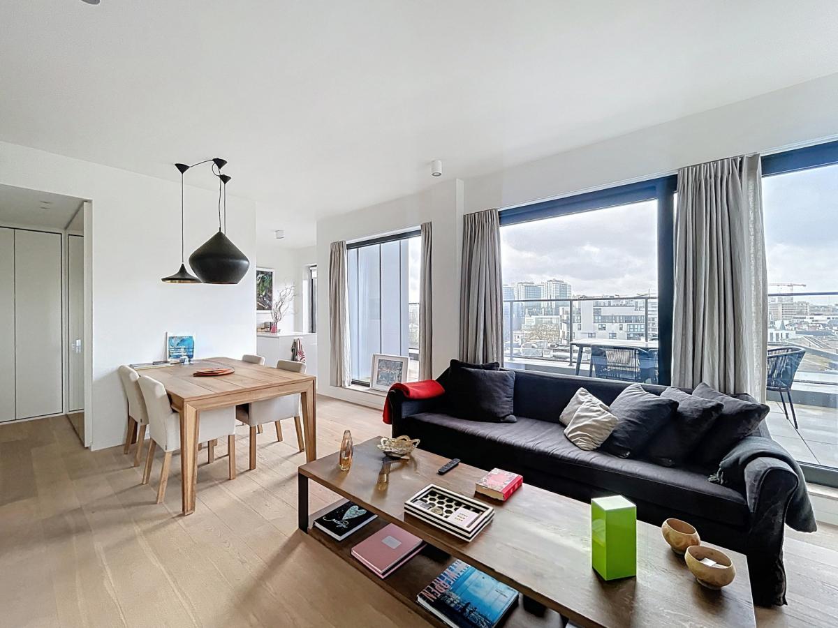 Quartier Européen: Beau penthouse 2ch + terrasse + parking