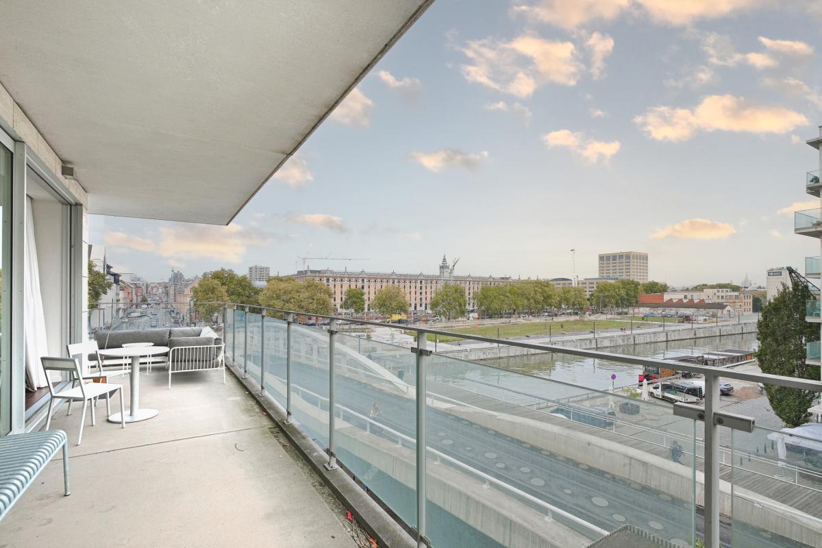 Centre/canal: appartement récent: terrasse 15 m², 2 parkings