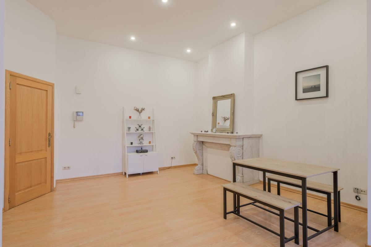 Botanique: Appartement de charme terrasse parking jardin