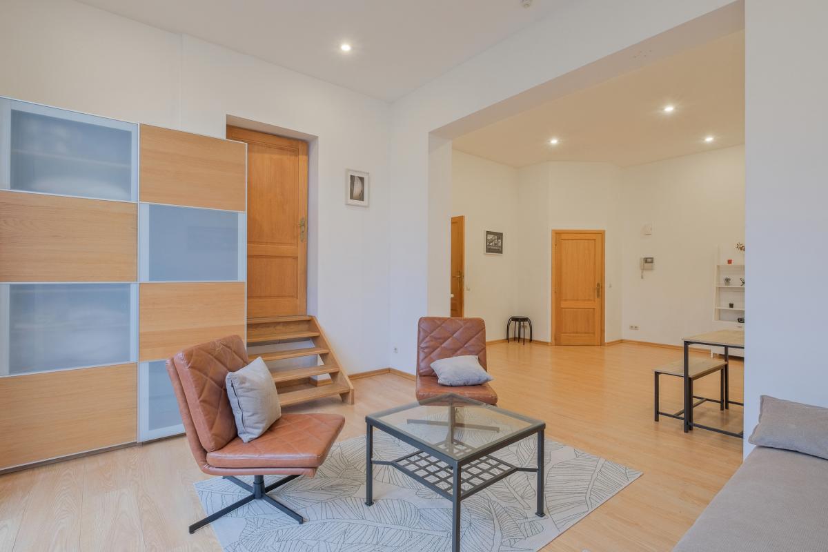 Botanique: Appartement de charme terrasse parking jardin