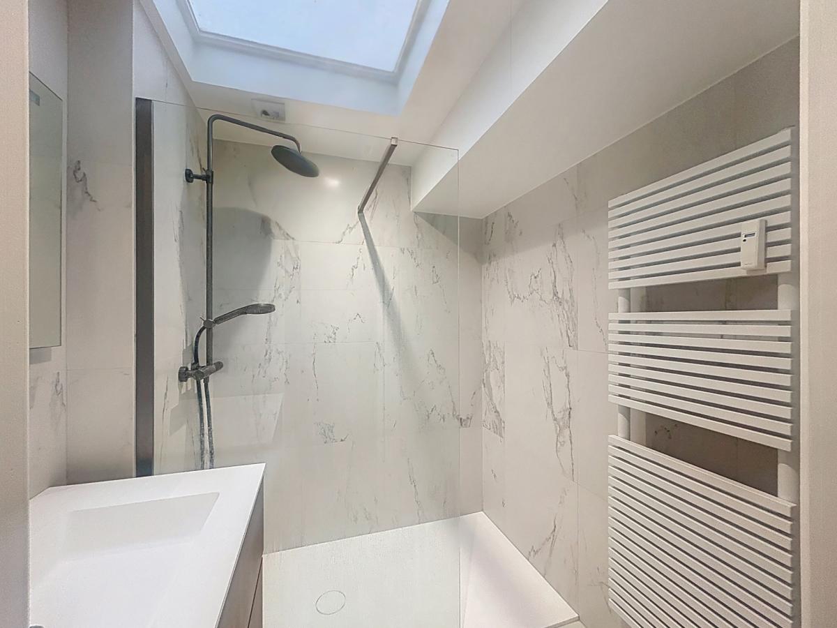 Montgomery : Lumineux appartement de 2 chambres 