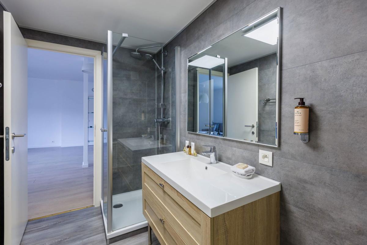 Cinquantenaire: bel appartement rénové 127m² terr, pk