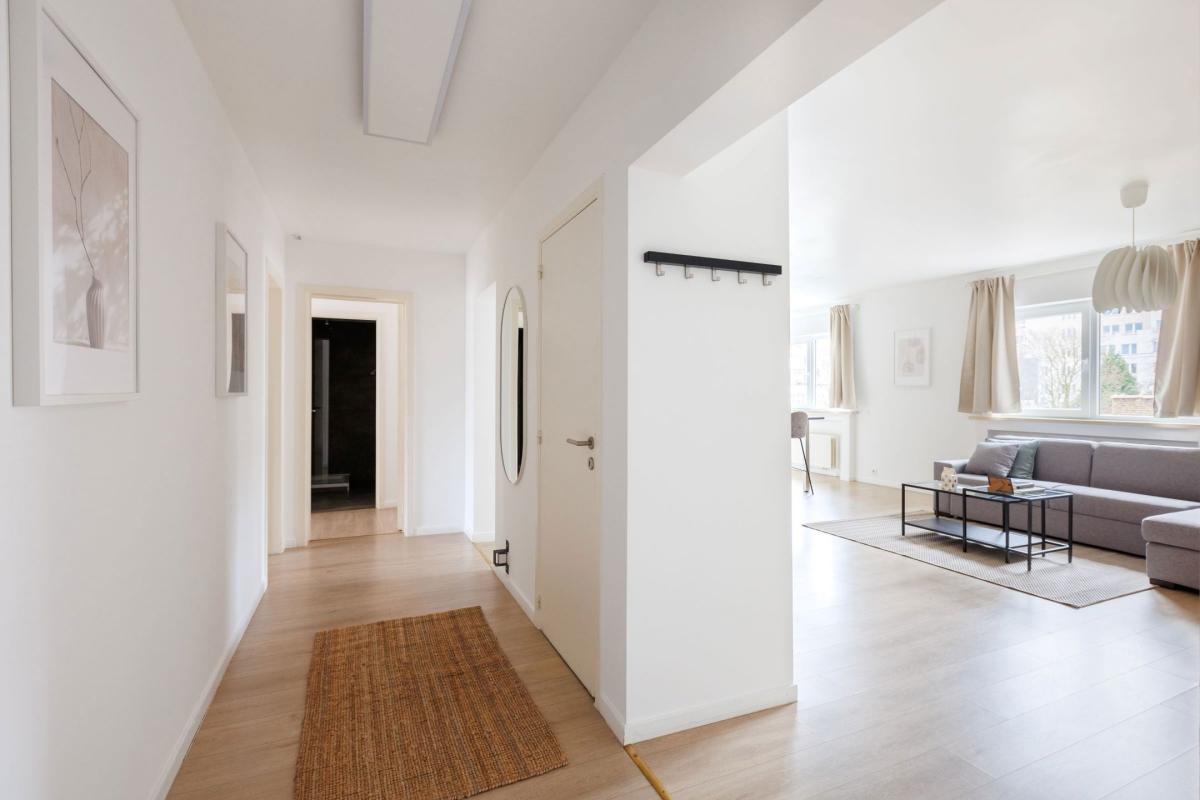 Cinquantenaire: bel appartement rénové 127m² terr, pk