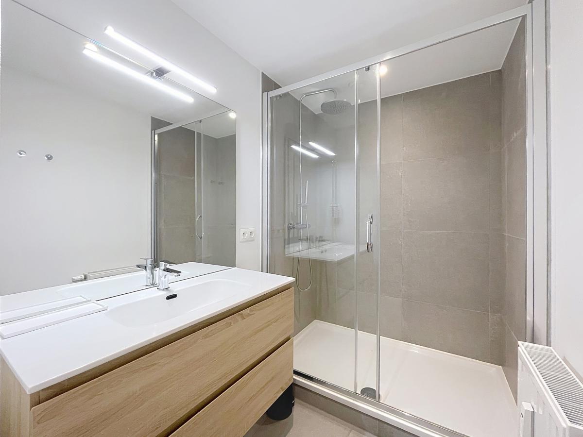 Châtelain/Stéphanie : Appartement meublé 3 chambres 